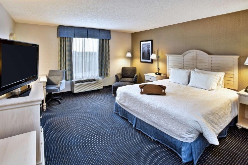 Hampton Inn By Hilton - Suites Cape Cod-West Yarmouth image 3