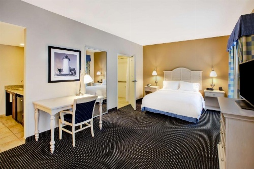 Hampton Inn By Hilton - Suites Cape Cod-West Yarmouth image 7